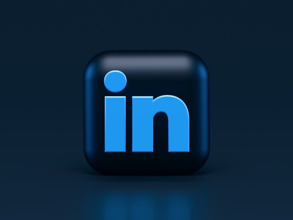 Czy LinkedIn rzeczywiście pomaga znaleźć pracę?