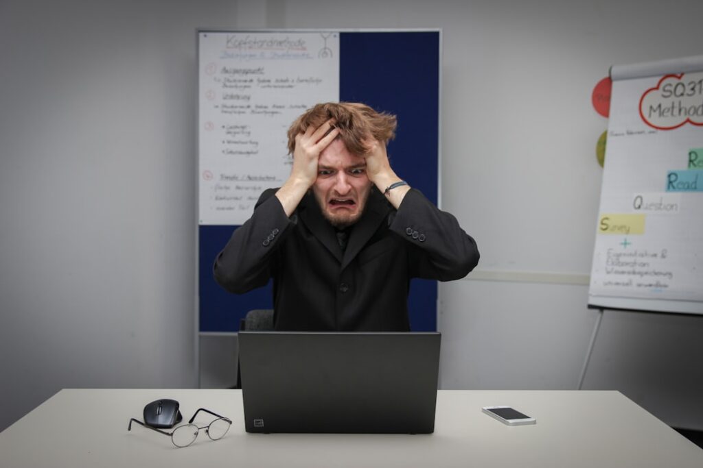 Dlaczego internet czasami działa wolno mimo szybkiego łącza?
