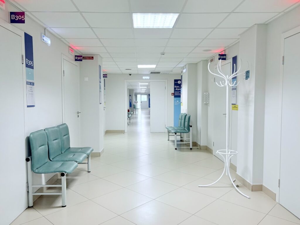 Kryzys finansowy w szczecińskich szpitalach. Płatności dla medyków w transzach i gwałtowne cięcia