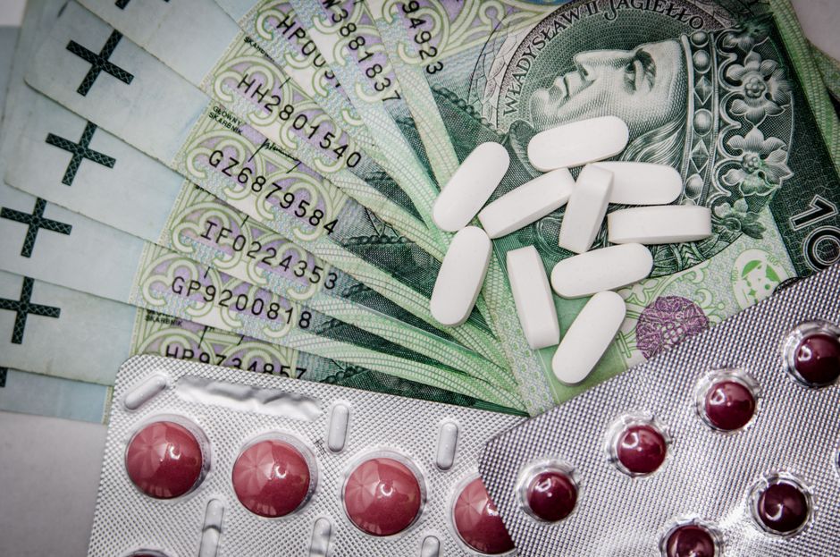 Jak Zakład Ubezpieczeń Społecznych wpływa na polski system ochrony zdrowia i nasze portfele?