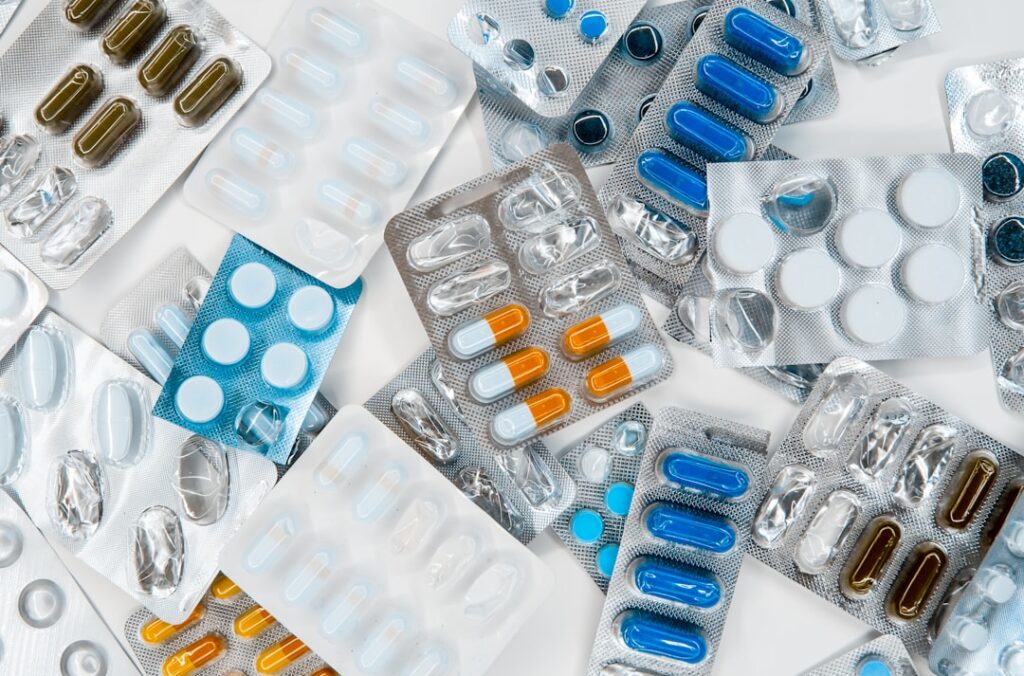 Polski rynek farmaceutyczny pod lupą. Zmiany w prawie, reklama aptek i wielkie wyzwania branży
