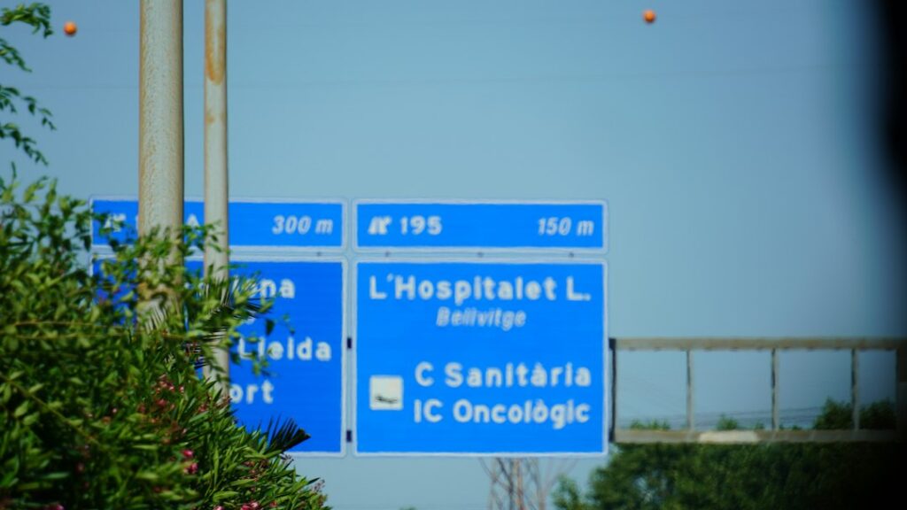 Jak legalnie i bez stresu wyjechać na leczenie za granicę? Koszty, procedury i pułapki